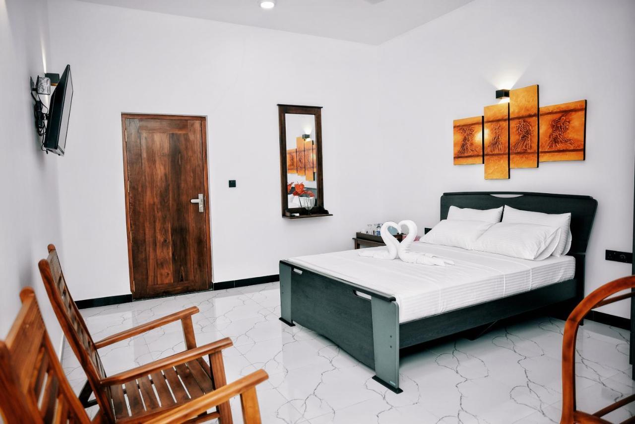 Aurum Boutique Hotel Negombo Buitenkant foto