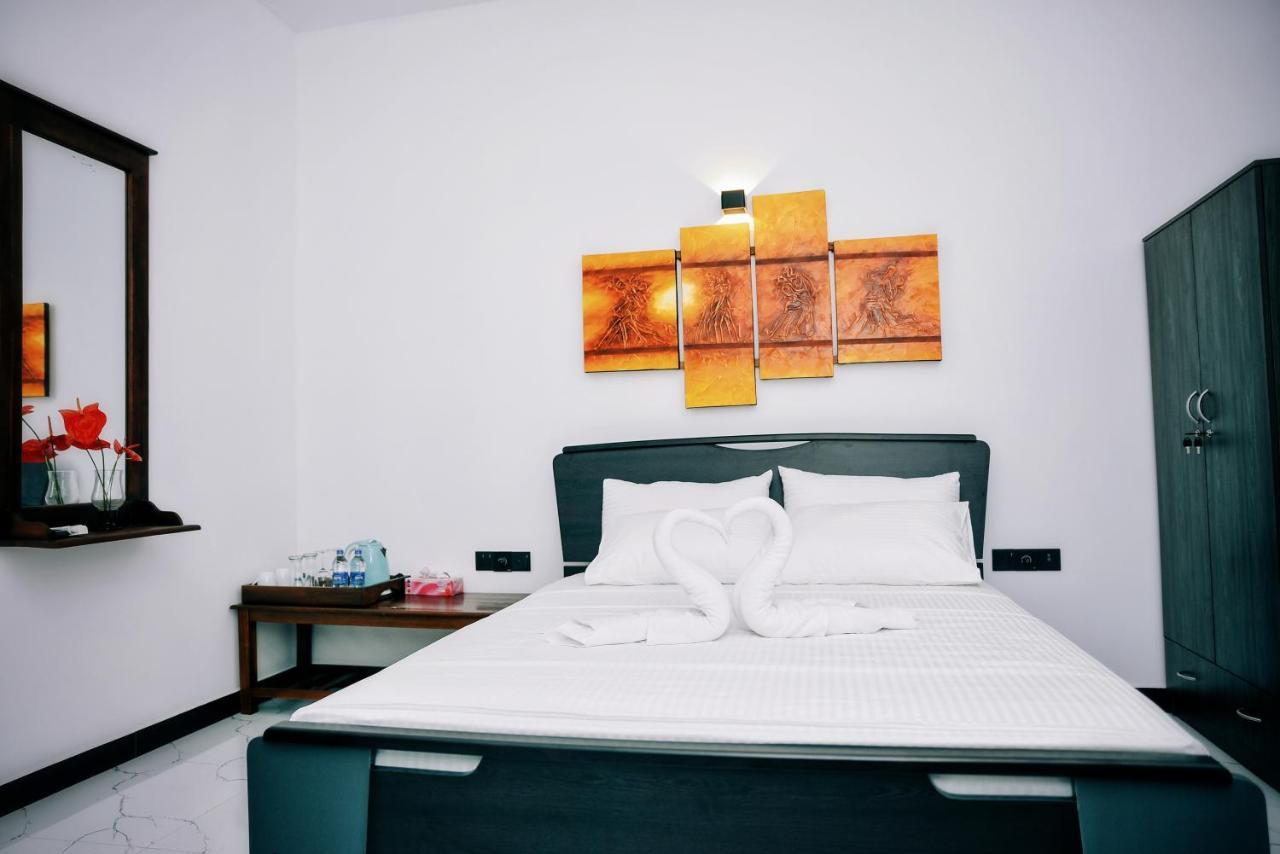 Aurum Boutique Hotel Negombo Buitenkant foto