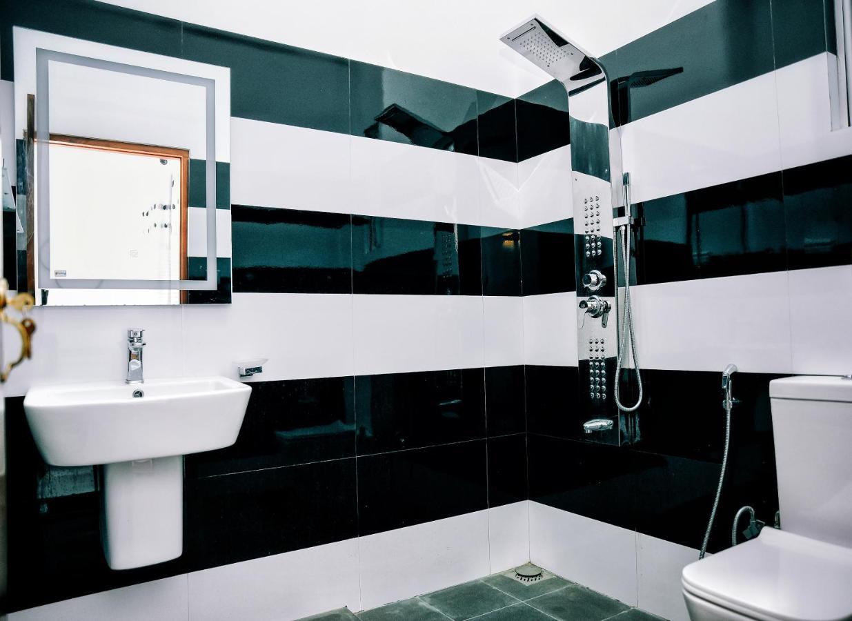 Aurum Boutique Hotel Negombo Buitenkant foto