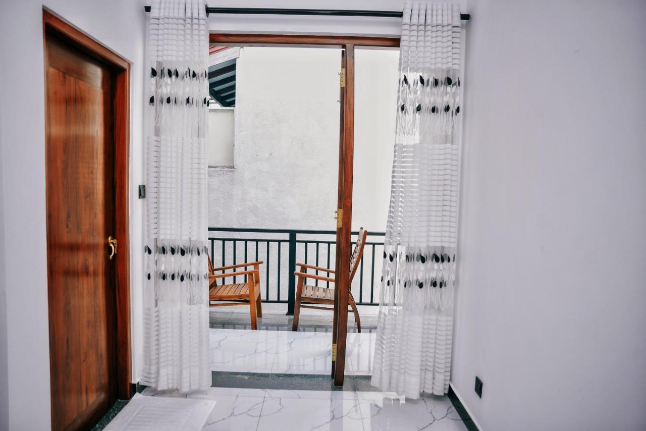 Aurum Boutique Hotel Negombo Buitenkant foto