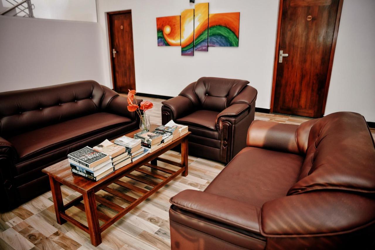 Aurum Boutique Hotel Negombo Buitenkant foto