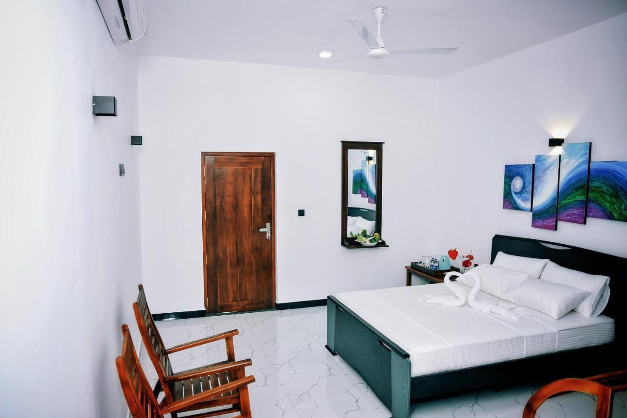 Aurum Boutique Hotel Negombo Buitenkant foto
