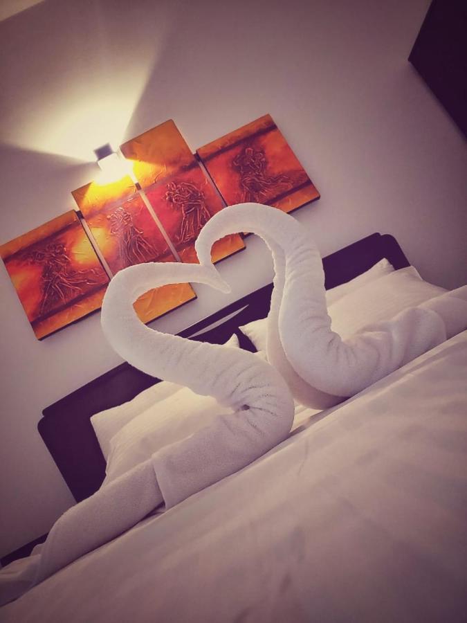 Aurum Boutique Hotel Negombo Buitenkant foto